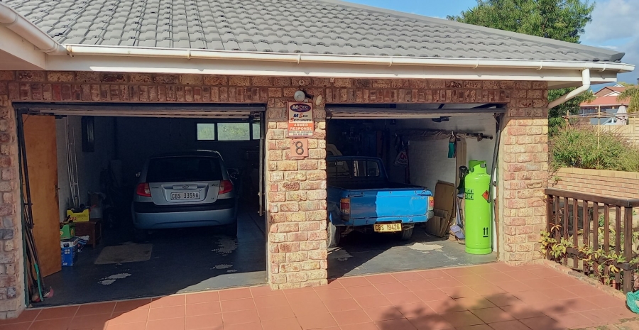 6 Bedroom Property for Sale in Bergsig Western Cape